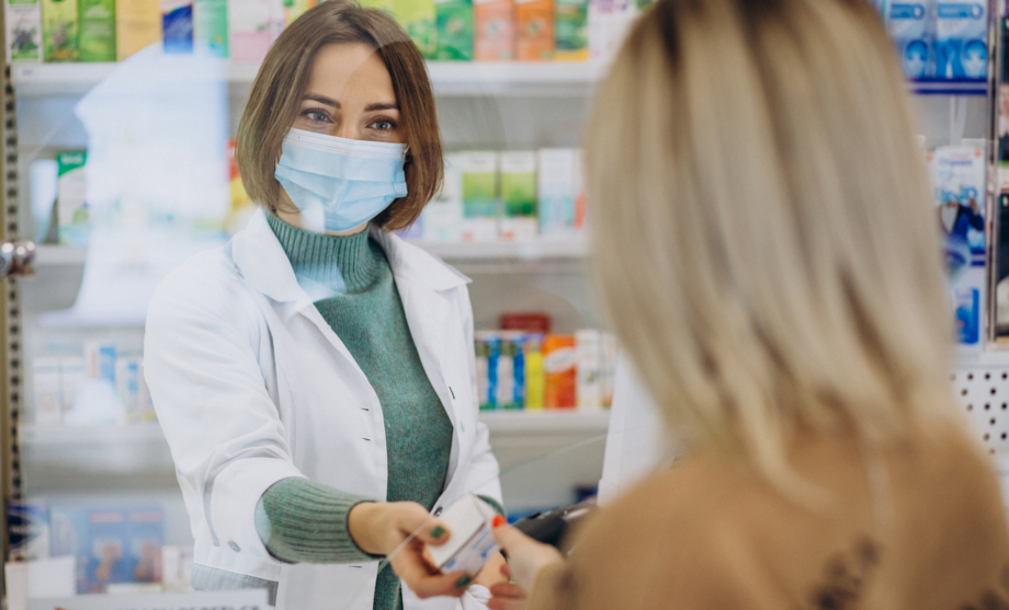 <a href="https://fr.freepik.com/photos-gratuite/pharmasict-au-service-du-client-pharmacie_11981317.htm#query=pharmacie&position=47&from_view=keyword&track=sph&uuid=f7d5f82f-34de-46e2-b6e1-25f49862d8ee">Image de senivpetro</a> sur Freepik