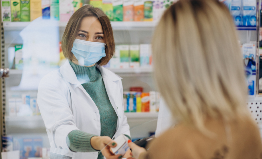 <a href="https://fr.freepik.com/photos-gratuite/pharmasict-au-service-du-client-pharmacie_11981317.htm#query=pharmacie&position=47&from_view=keyword&track=sph&uuid=f7d5f82f-34de-46e2-b6e1-25f49862d8ee">Image de senivpetro</a> sur Freepik